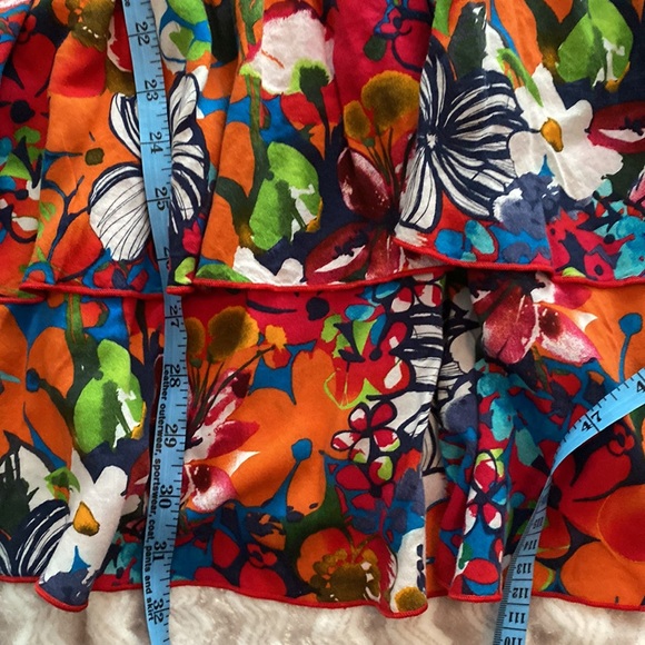 Ruffled multi colored dress. size tag and brand missing. P2P is about 18.Viscose - Picture 5 of 8